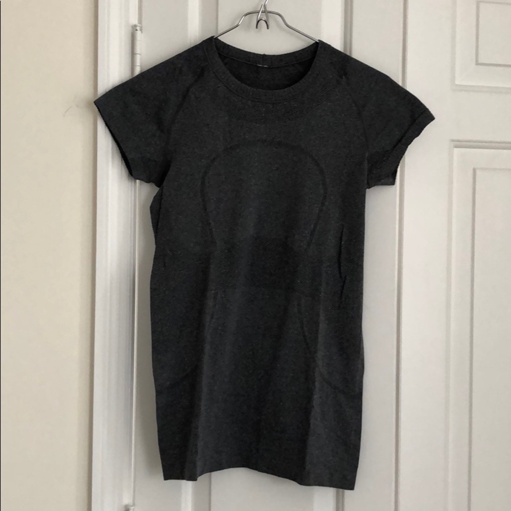 Lululemon running tee